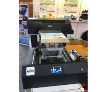 UV油画布热卖促销 为何UV打印机成为艺术创作与商业打印的新宠