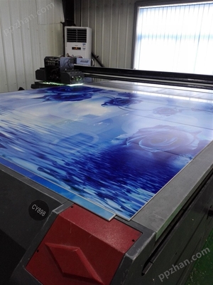 理光UV2030打印机 高效与精准的UV喷墨打印解决方案